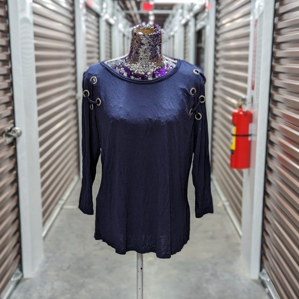 Alison Andrews XL Soft Navy Blue Long Sleeve‎ Shirt w Metal Criss Cross Shoulder